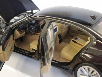 BMW 750LI 1:18 kyosho - 5