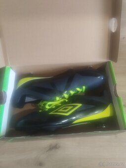 Kopačky Umbro Velocita club SG  vel 12 - 5
