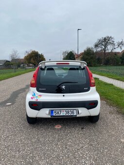 Peugeot 107 1,0i manuál 2011 - 5