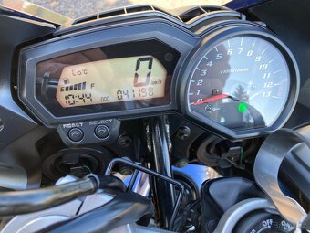 Yamaha FZ1 - 5