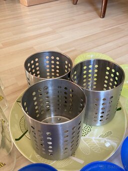 Kuchyňské nádobí a koš - 5