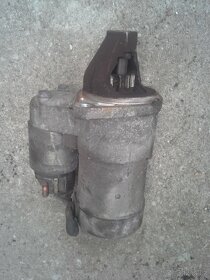 Opel combo 2008 - Dveře - zadní, těhlice, pružiny, CNG nádrž - 5