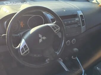 Mitsubishi Outlander - 5