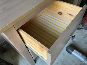 Noční stolek Hemnes Ikea - 5