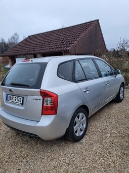 Kia Carens 2.0 crdi - 5