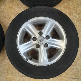 Alu kola Hyundai 15 palců + pneu Nokian - 5