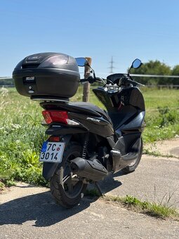 Honda PCX 125ccm najeto pouze 2682KM - 5