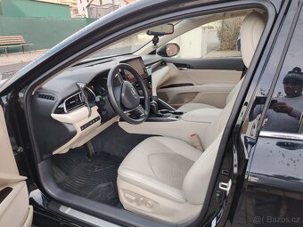 Toyota Camry Hybrid - 5