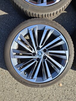 Originální zimní sada kol Škoda Superb VERITATE R19, TPMS - 5