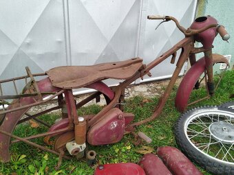 Jawa 250 pérák - 5