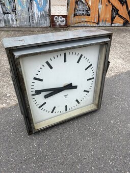 Průmyslové hodiny PRAGOTRON oboustranné - 5