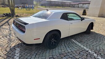 Dodge Challenger 5,7 R/T HEMI r.v. 2019 najeto 34 tkm - 5