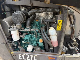 Minibagr Volvo ec27c - 5