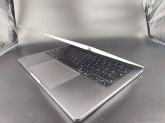 MacBook Pro 14" M3 / 8 GB RAM / 500GB SSD - ZARUKA - 5