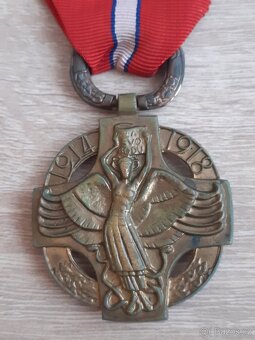 ČS. REVOLUČNÍ MEDAILE - ŠTITKY ZBOROV , BACHMAČ , SIBIŘ - 5