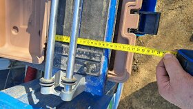 Řezačka na dlaždice v kufru - 5