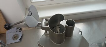 Krouhač na zeleninu a mlýnek na strouhanku - 5