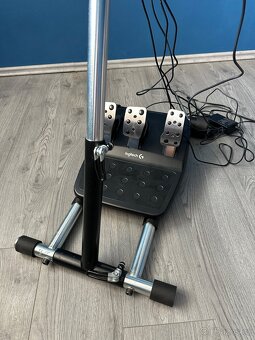 Herní set na řízení Logitech - komplet - 5