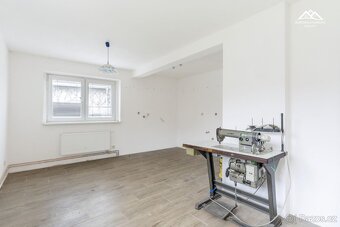 Prodej rodinného domu, 598 m2, Jitkov - 5