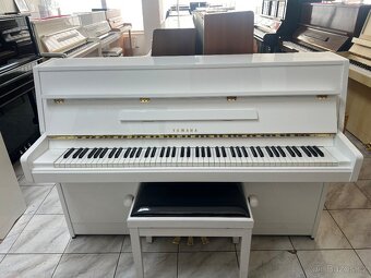 Bílé akustické pianino Yamaha se zárukou 5 let, doprava - 5