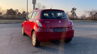 SUZUKI SWIFT 1.2i GL 4x4 - 5