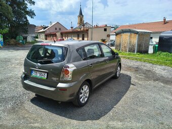 Toyota Corolla Verso - 5