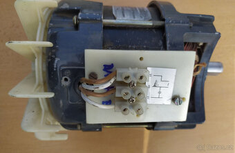 Motor ze štěpkovače drtiče Homelite - AL-KO 2400R - 5
