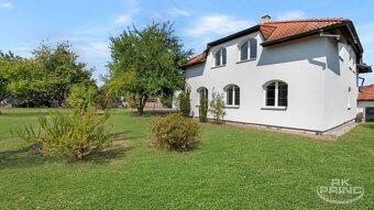 Rodinný dům 6+kk, na pozemku 1.044 m2, obec Měchenice, Praha - 5