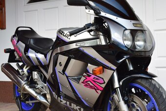 SUZUKI GSX-R 1100 - 5