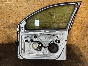 PRAVÉ PŘEDNÍ DVEŘE VW GOLF 5 HATCHBACK LA7W - 5