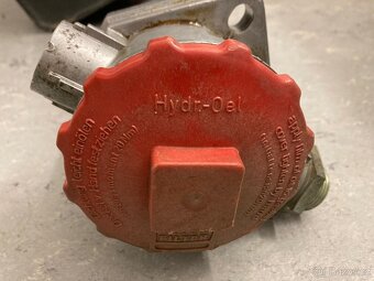 Nádrž hydrauliky cca. 30 l včetně filtru - 5
