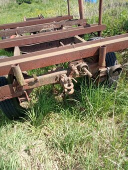 Prodám vlek za traktor na vyvážení dřeva - 5