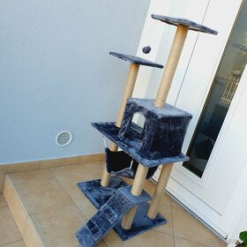 Stabilní škrabadlo pro kočky/ kočičí strom, v:133 cm - nové - 5