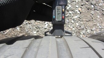 Letní pneu 235/35/19 Falken - 5