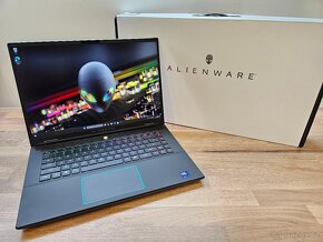 ALIENWARE M16 R2_240HZ 2K_U9-185H_32GB_1TB_RTX 4070 8GB - 5