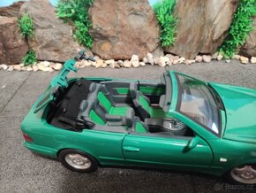 prodám model 1:18 mercedes benz CLK 320 - 5
