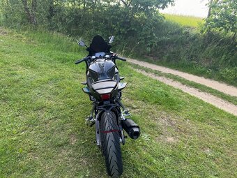 Yamaha yzf r 125 - 5