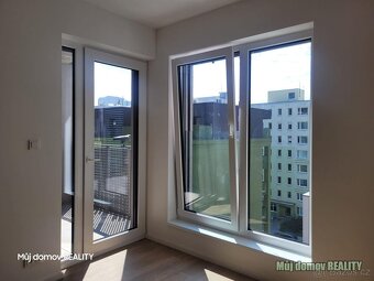 Pronájem bytu 2+kk s balkonem, sklepem a garážovým stáním P - 5