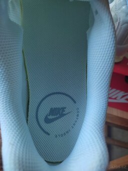 Prodám 2 páry NIKE, nenošené - pouze vyzkoušené - 5