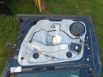 MERCEDES ML W164 DVEŘE P.P. A P.Z., PRAVÉ PŘEDNÍ A PRAVÉ ZAD - 5