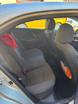Kia Rio - 5