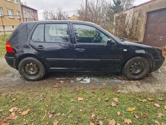 VW Golf 1,6 77kw - 5