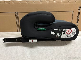 Dětský podsedák do auta s Isofix - 5