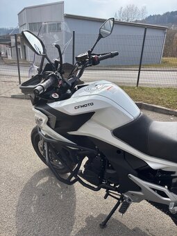CF MOTO 700MT Premium vč. kufrů - 5