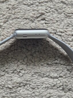 Apple Watch 3 42mm baterie 96% - 5
