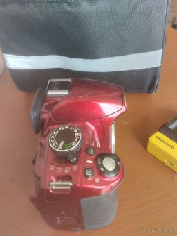 Prodám dobrém stavu fotoaparát Nikon - 5