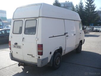 Nissan Trade 3.0 D - 5