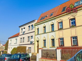 Bytový dům, celková plocha 292 m2, 3x byt, půda, zahrada o r - 5