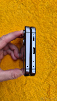 Samsung Galaxy Z Flip 5 - 5