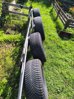 celoroční pneu 215/55 r17 - 5